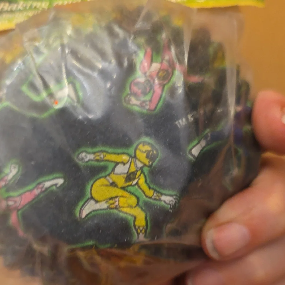 Wilton Power Rangers Baking and Party Cups - Black and Yellow